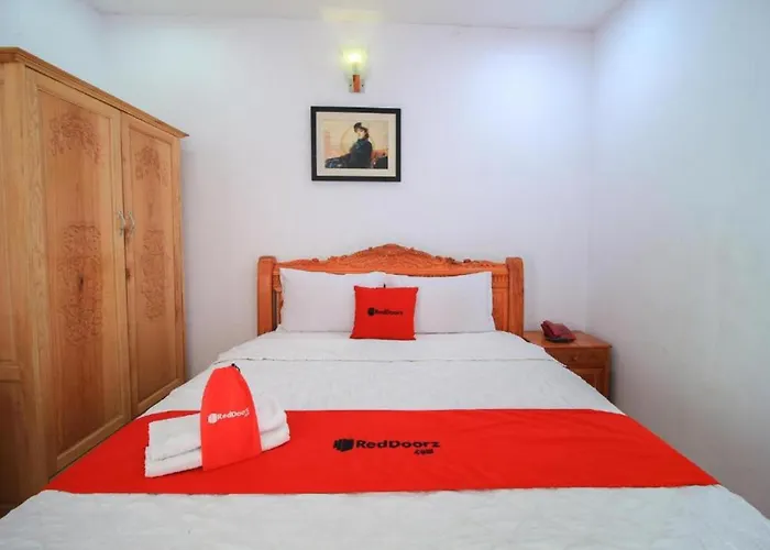 RedDoorz Anh Ngoc Hotel