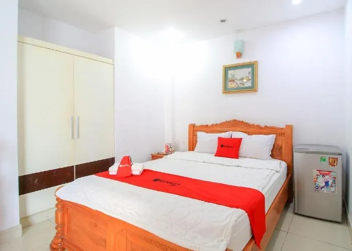 RedDoorz Anh Ngoc Hotel
